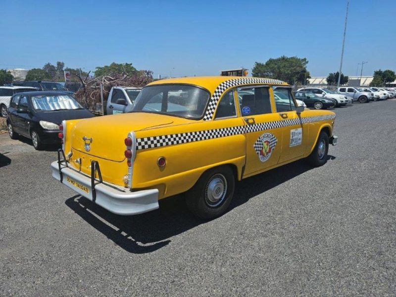 Checker-Taxi-4